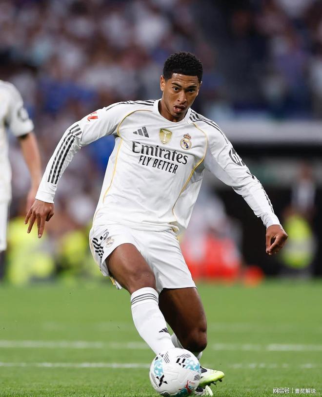 官方：广岛三箭任命前RB莱比锡助教巴托施高卢为球队新帅（官方：前RB莱比锡助教巴托施·高卢出任广岛三箭主帅）