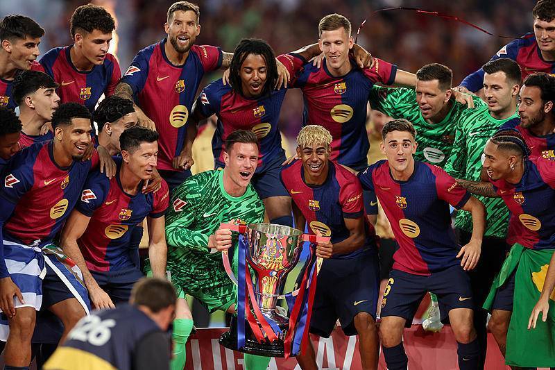 罗马诺：尤尔曼德不是尤文冬窗目标，球员不会在1月离开葡体（罗马诺：尤文冬窗不追尤尔曼德，球员1月不会离开葡体）