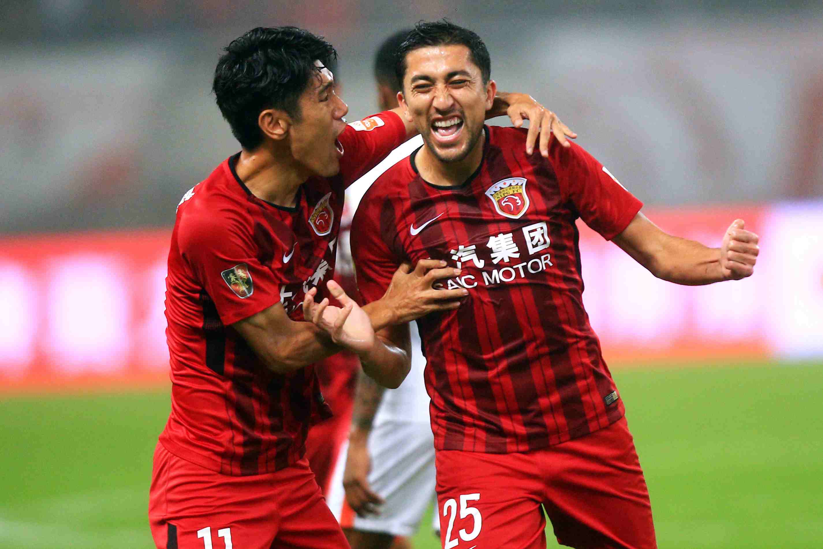 官方：皇家社会签下狼队前锋格德斯；据悉转会费为400万欧（皇家社会官宣引进狼队前锋格德斯，转会费约400万欧）