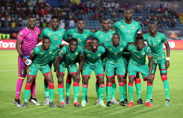 半场战报：巴西2-0塞内加尔，埃斯特旺、卡塞米罗建功（上半场：巴西2比0领先塞内加尔，埃斯特旺与卡塞米罗破门）