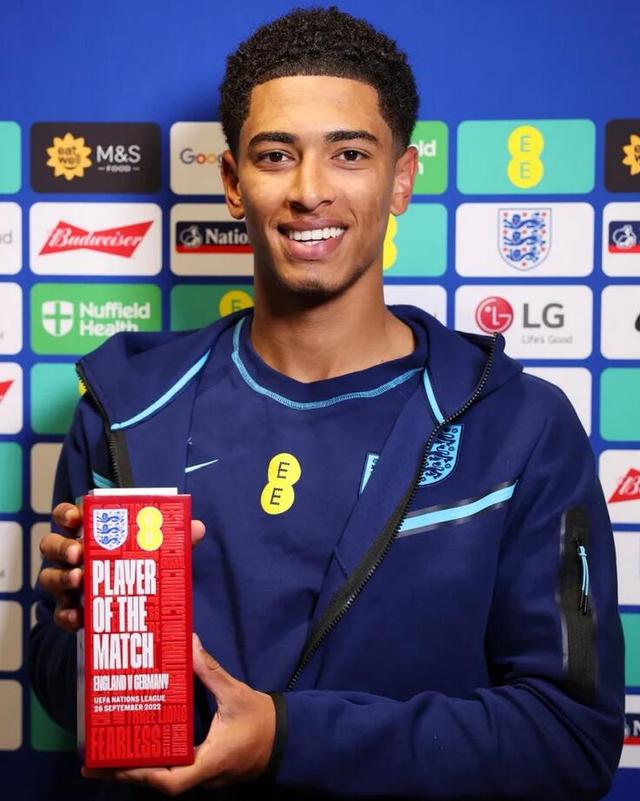 毛罗：尤文后防缺乏领袖，斯帕莱蒂应让他们展现个性成为领袖（毛罗：尤文后防缺少领袖 斯帕莱蒂应鼓励球员展现个性并挑起重担）