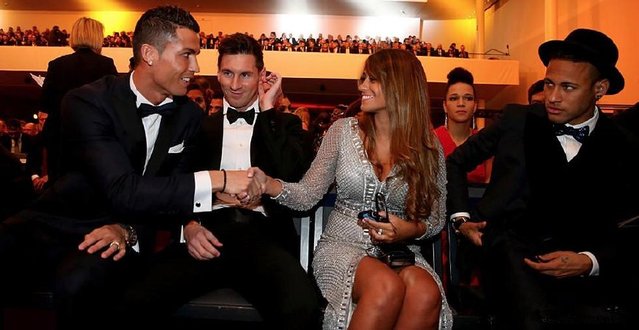 桑巴旅欧报169：安东尼起舞怒造三球，桑托斯传射客场擒狼（旅欧桑巴第169期：安东尼舞步连造三球，桑托斯传射助客场击败狼队）